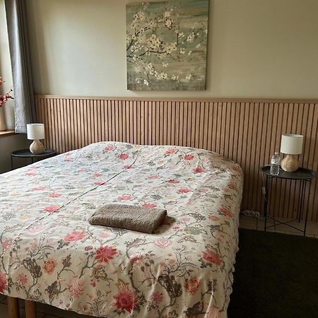 EllezellesAu Coeur Des Collines, Charmette别墅 外观 照片